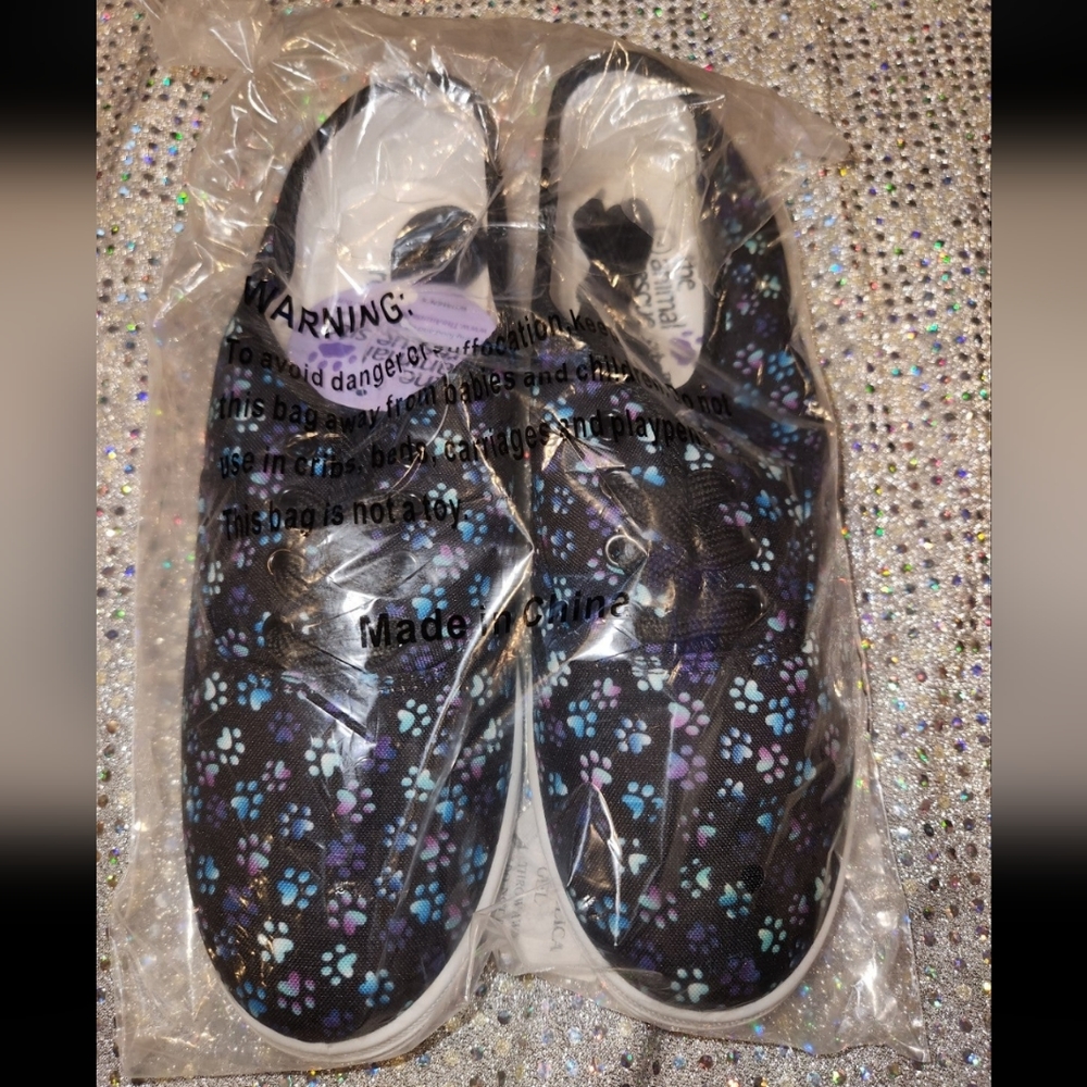 Paws shoes size 7